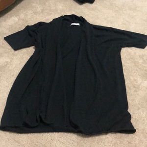 Black short sleeved open cardigan
